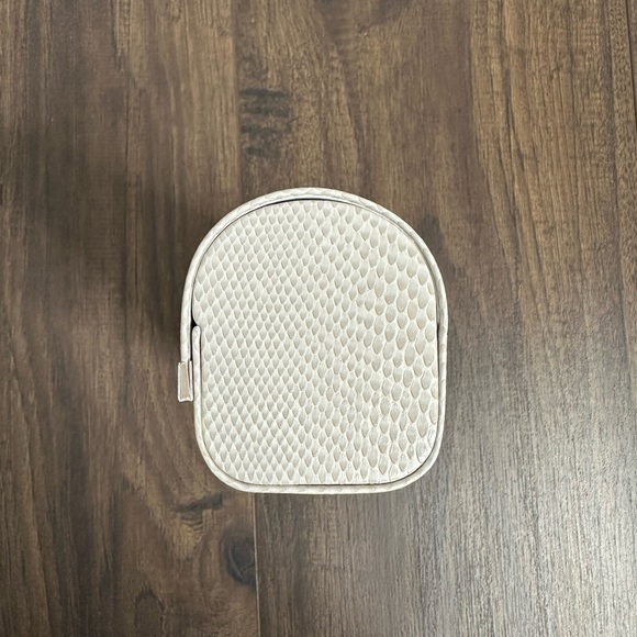 Jimmy Choo Sunglass Case - Picture 3 of 9